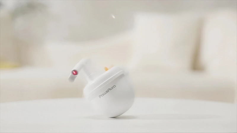 起き上がりこぼし機能で揺れ動くPawsAuro。猫の狩猟本能を刺激する不規則な動き。