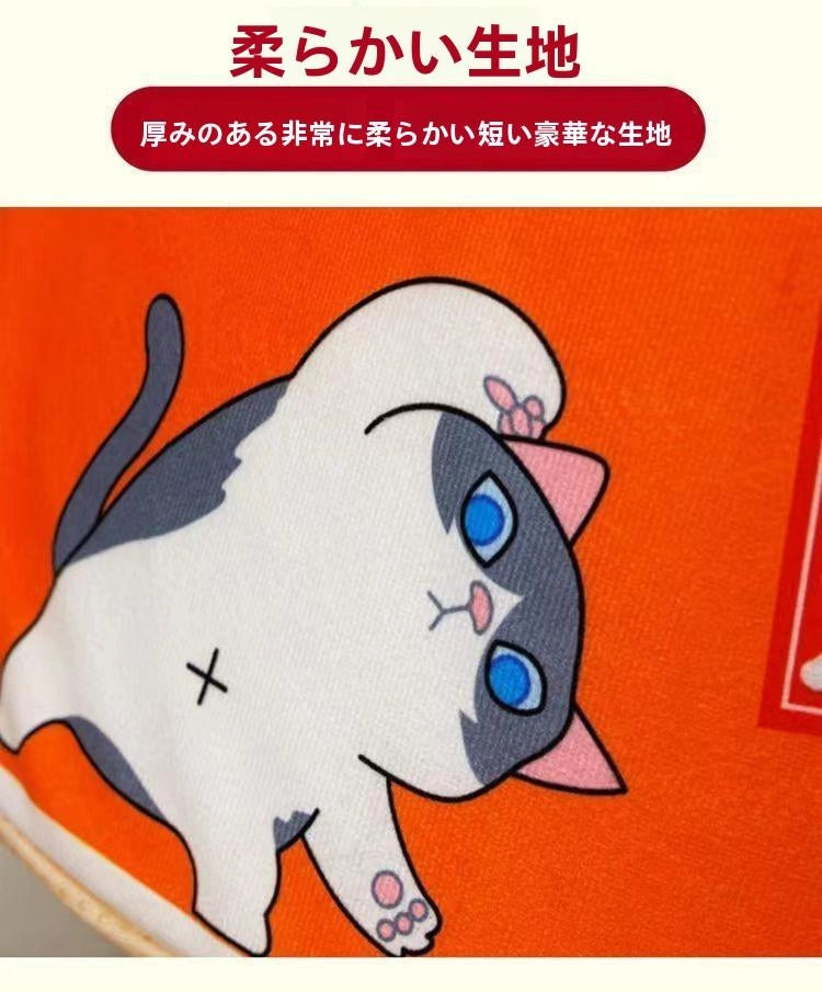 厚みのある非常に柔らかい生地の拡大写真 猫のイラスト刺繍入り もふもふ幸せ