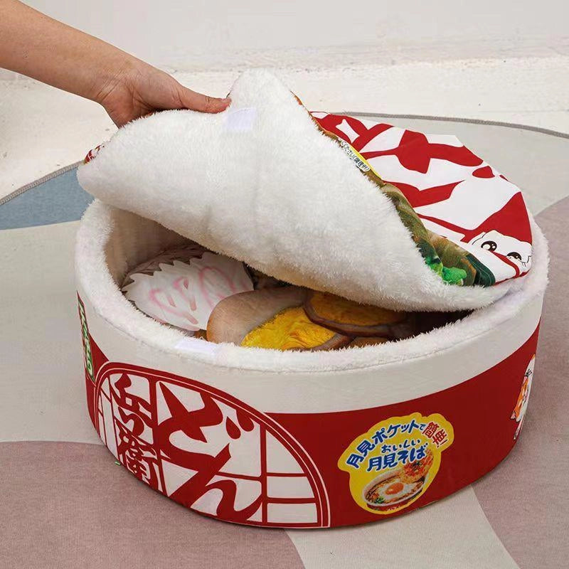 マジックテープで開閉する蓋付き猫ハウス 保温性を高める構造 もふもふ幸せ